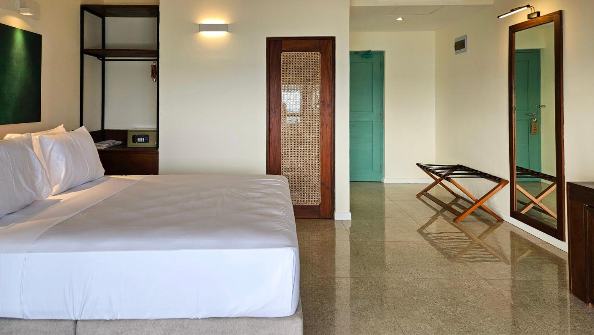 South Lake Resort Koggala Bagian luar foto